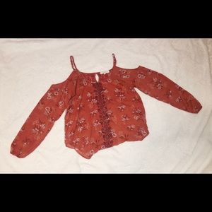 ☆ Floral off the shoulder, mid sleeve top ☆